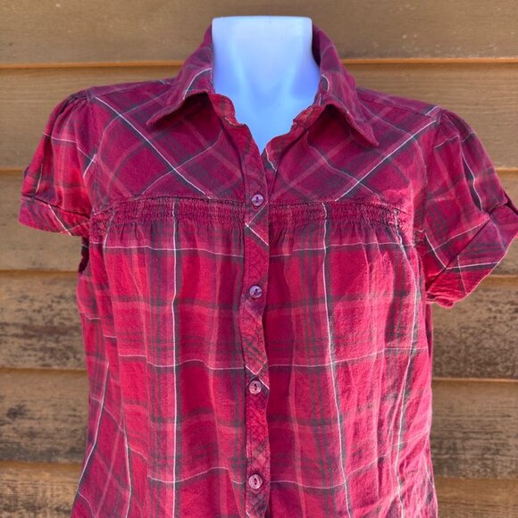 St. Johns Bay Red Plaid Short Sleeve Button-Up Womens Shirt Size L Cotton Casual - Picture 5 of 8